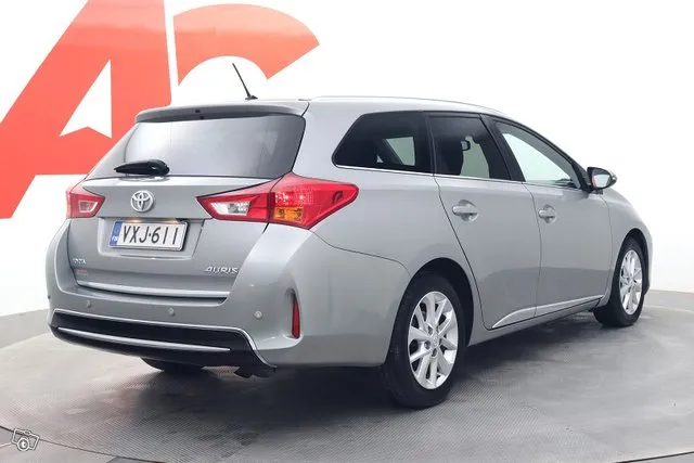 Toyota Auris Touring Sports 1,6 Valvematic Premium - / Pkamera / Tutkat / Lohko ja sisäp / Vakkari Image 5